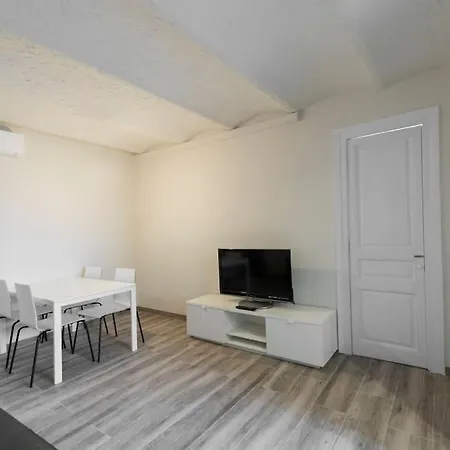 Sagrada Familia Apartment *